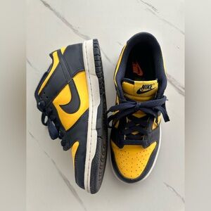 NIKE DUNK LOW - Michigan sneaker